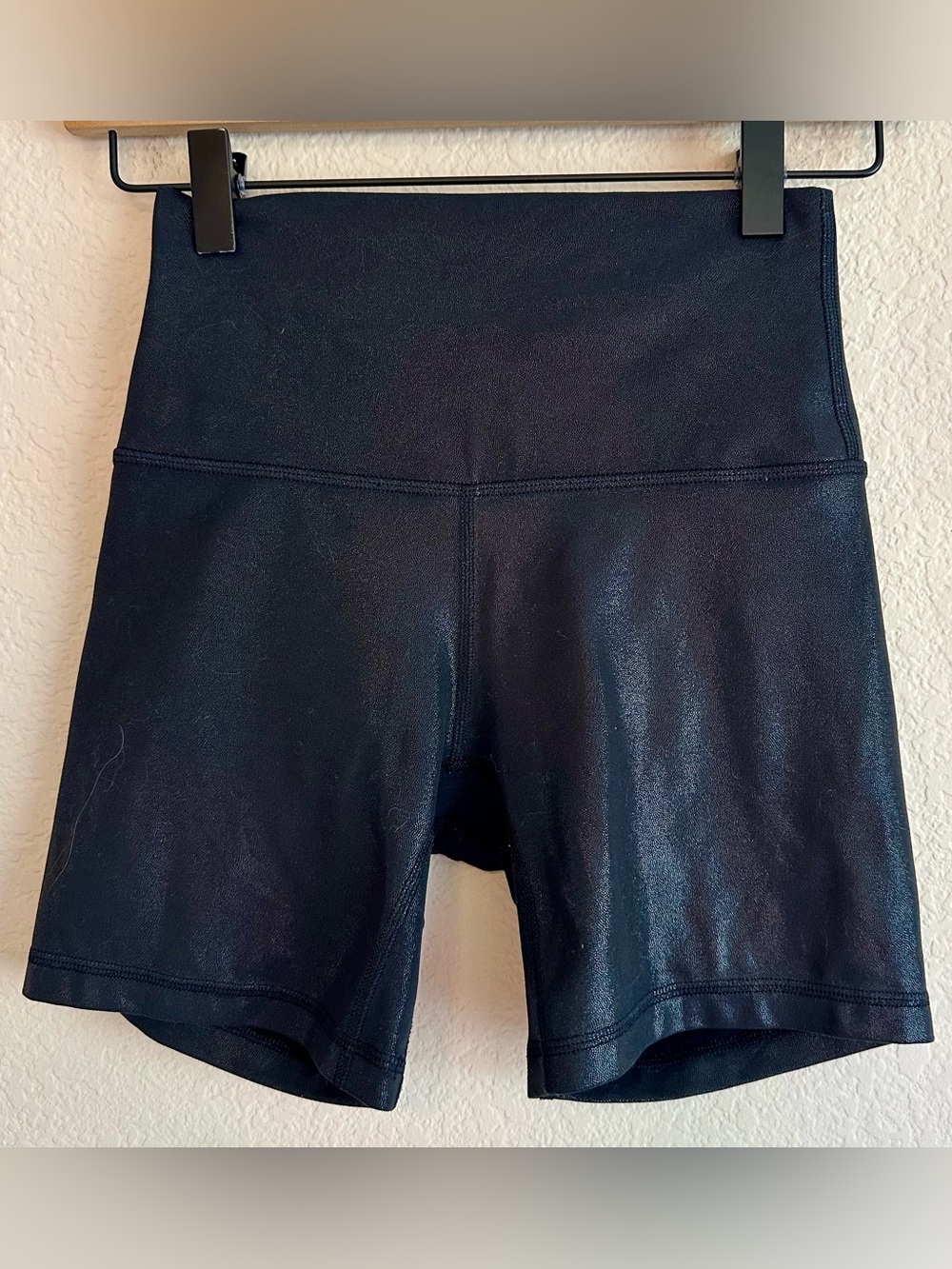 Lululemon Align Foil Shorts Women’s Size 4 Black Shine 6” Soft Excellent Cond.